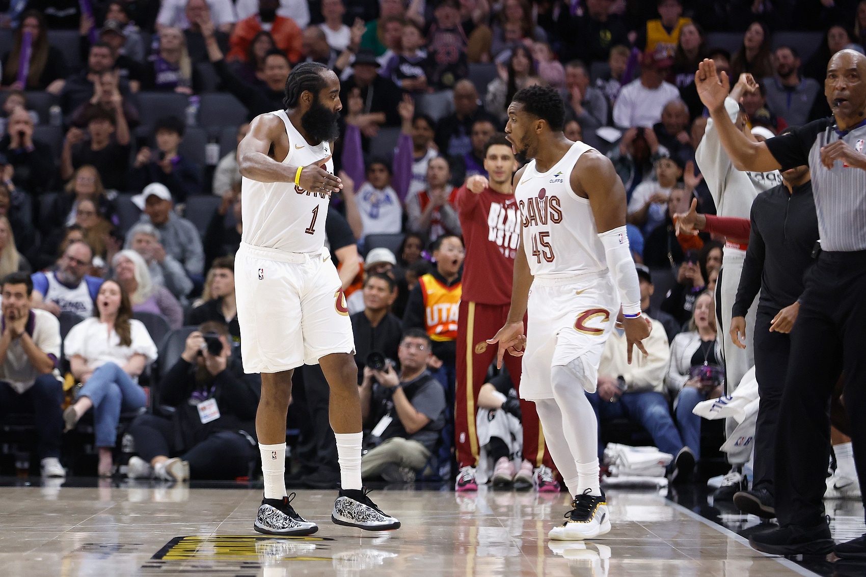 开云体育官网-NBA彩经：骑士客场拿下雷霆 勇士主场难敌掘金 湖人难胜绿军